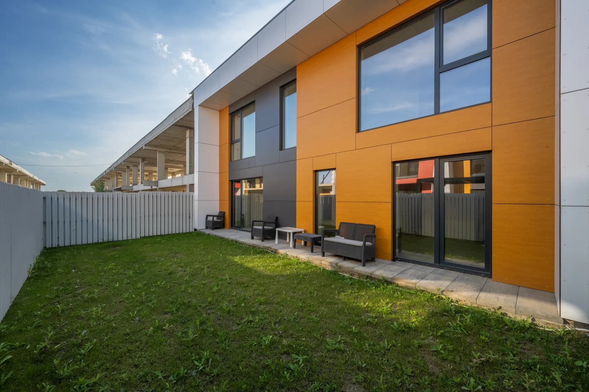 H4L The Village - exterior